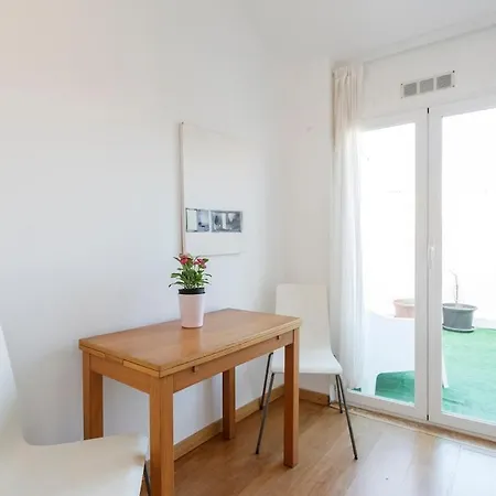 Appartamento Terrace In Historical Neighborhood With View Lisbona