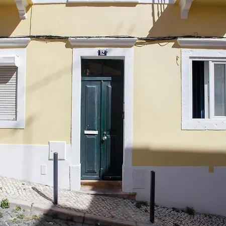 Appartamento Terrace In Historical Neighborhood With View Lisbona