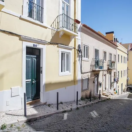 Terrace In Historical Neighborhood With View Appartement Lisboa
